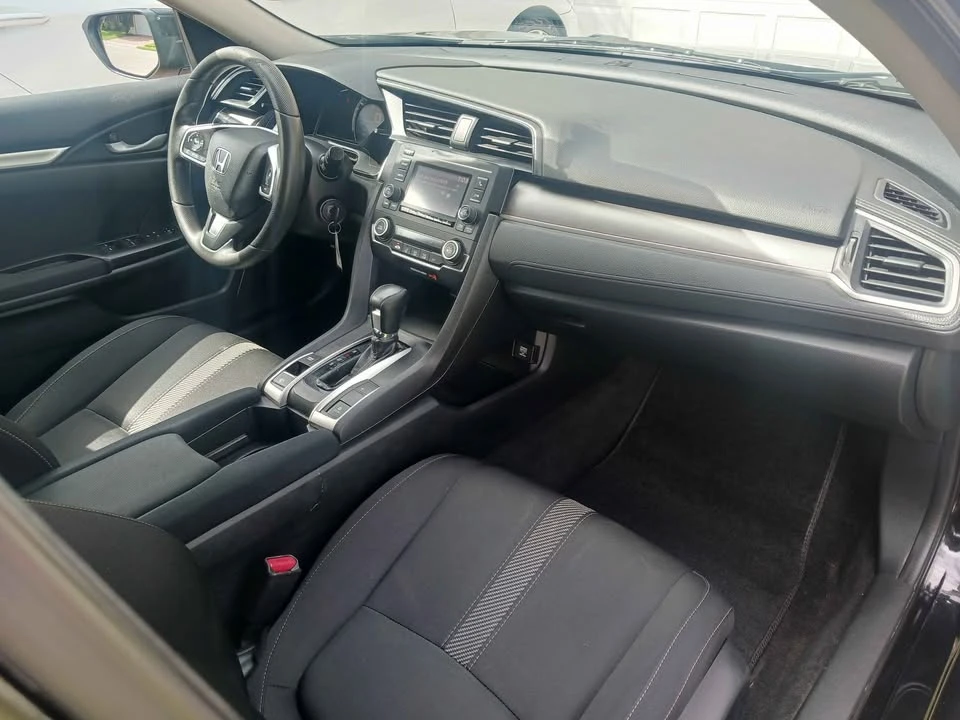 2018 Honda Civic 10th Gen - Image 9 of 11