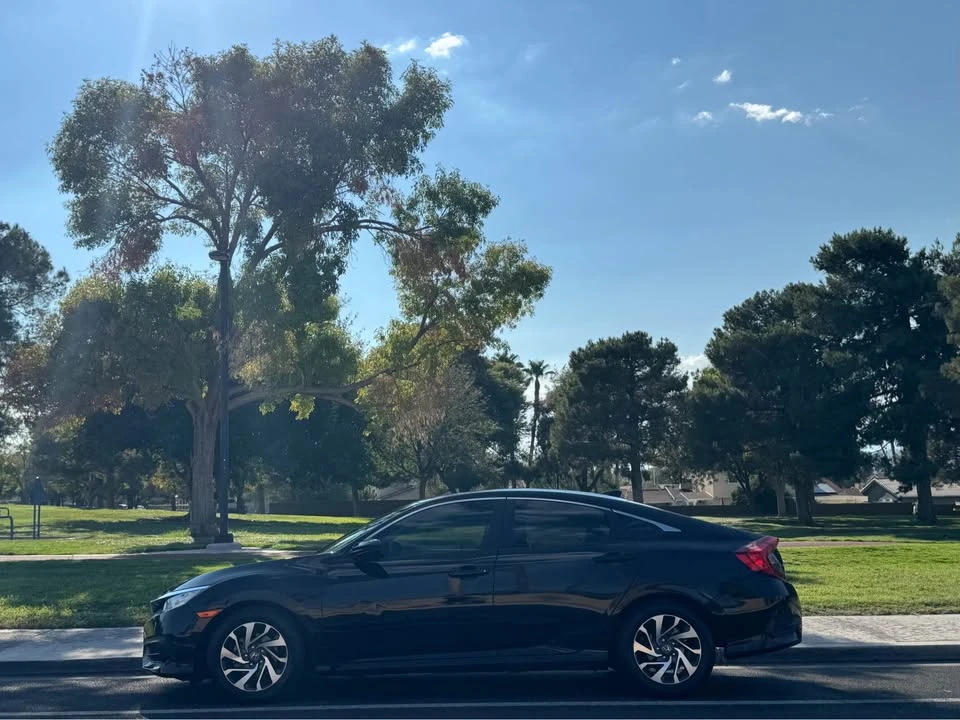 2018 Honda Civic 10th Gen - Image 3 of 13