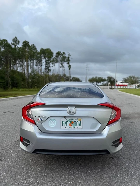 2018 Honda Civic 10th Gen - Image 4 of 14