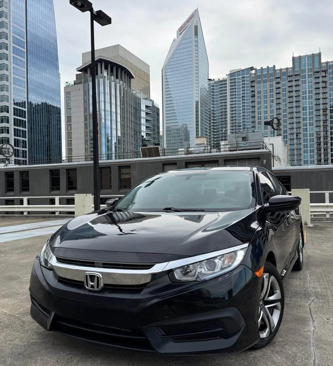 2018 Honda Civic 10th Gen - Image 2 of 9