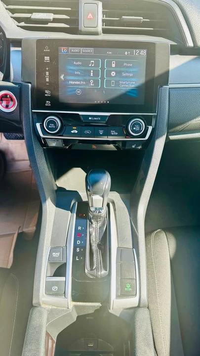 2018 Honda Civic 10th Gen - Image 13 of 17