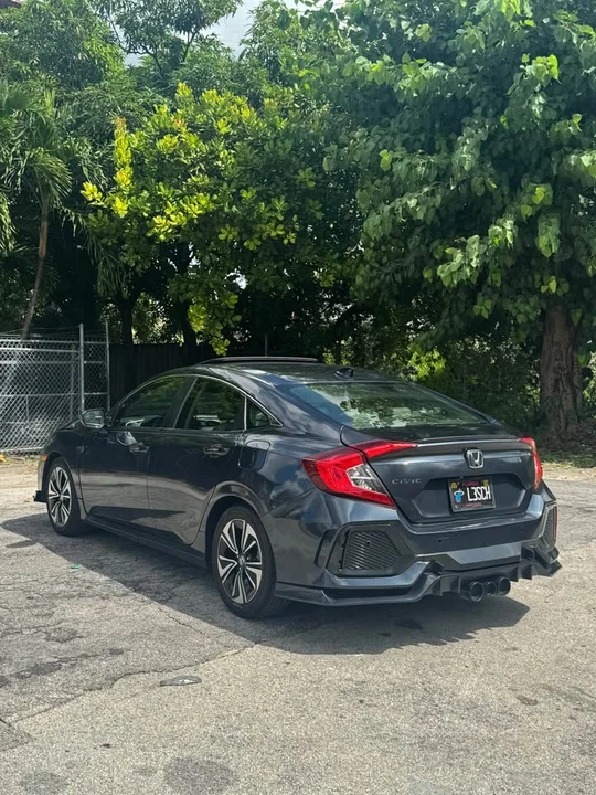2018 Honda Civic 10th Gen - Image 6 of 12
