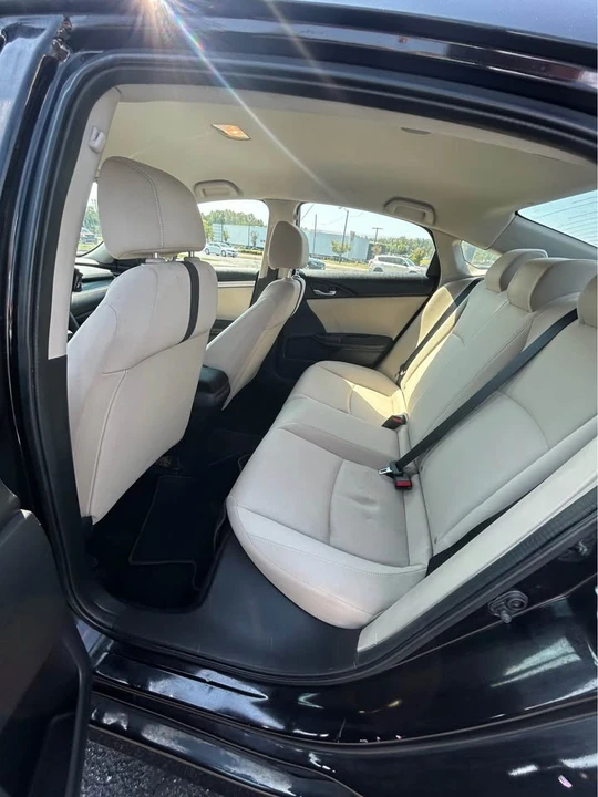 2018 Honda Civic 10th Gen - Image 11 of 14