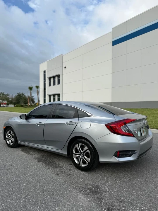 2018 Honda Civic 10th Gen - Image 3 of 14