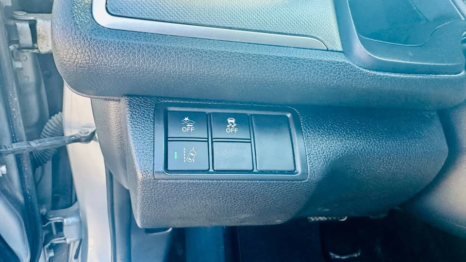 2018 Honda Civic 10th Gen - Image 12 of 17