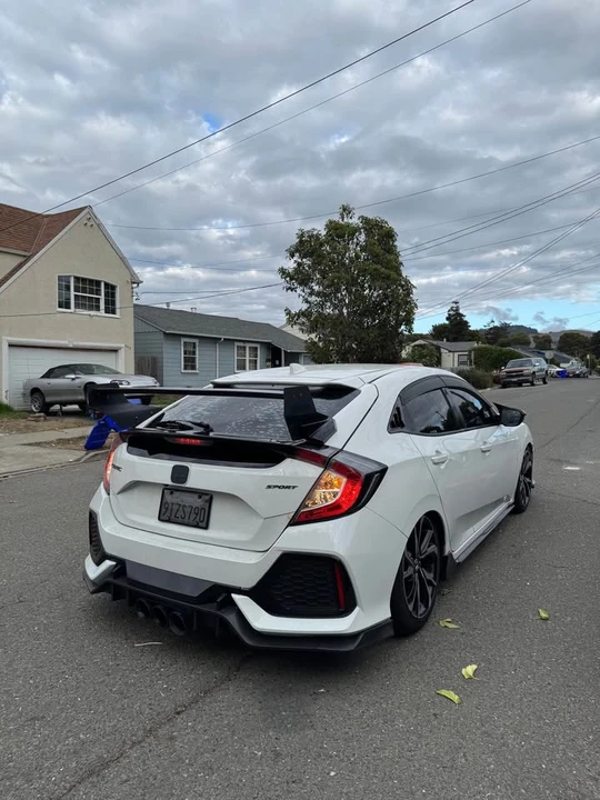 2018 Honda Civic 10th Gen - Image 6 of 6