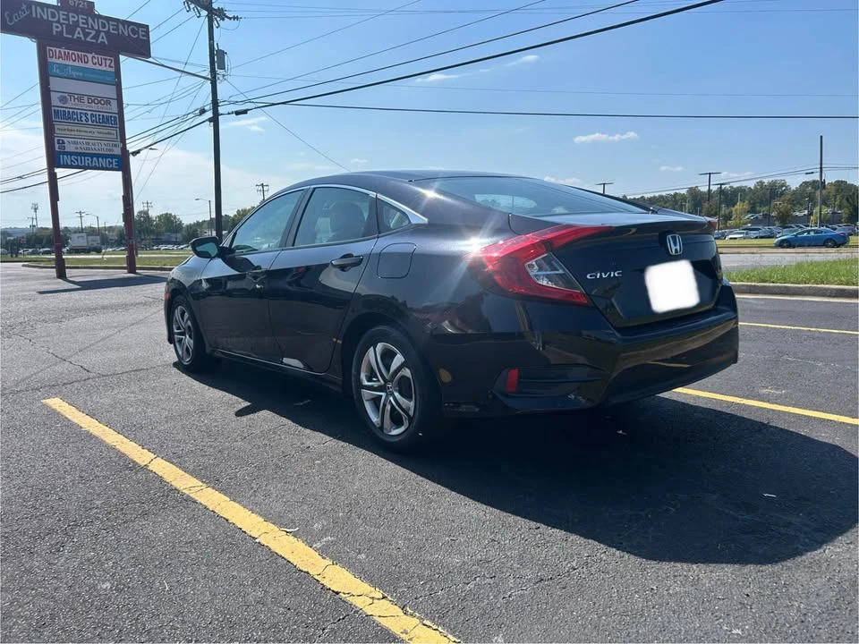 2018 Honda Civic 10th Gen - Image 5 of 14