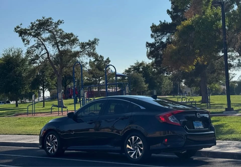 2018 Honda Civic 10th Gen - Image 2 of 13
