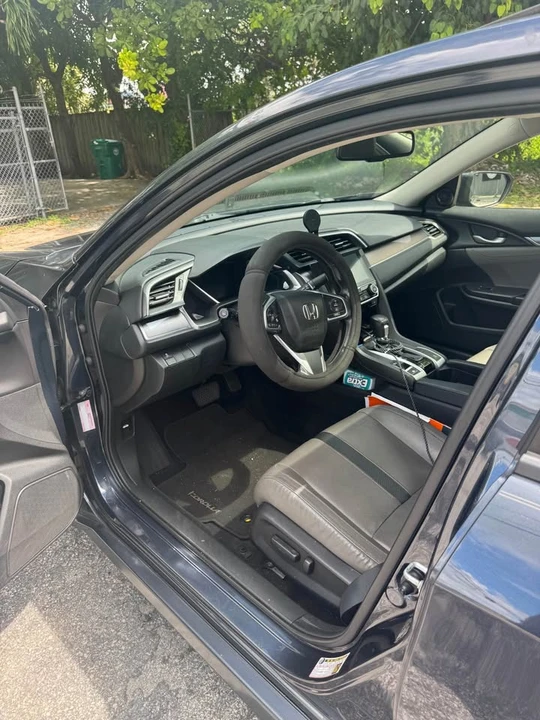 2018 Honda Civic 10th Gen - Image 7 of 12