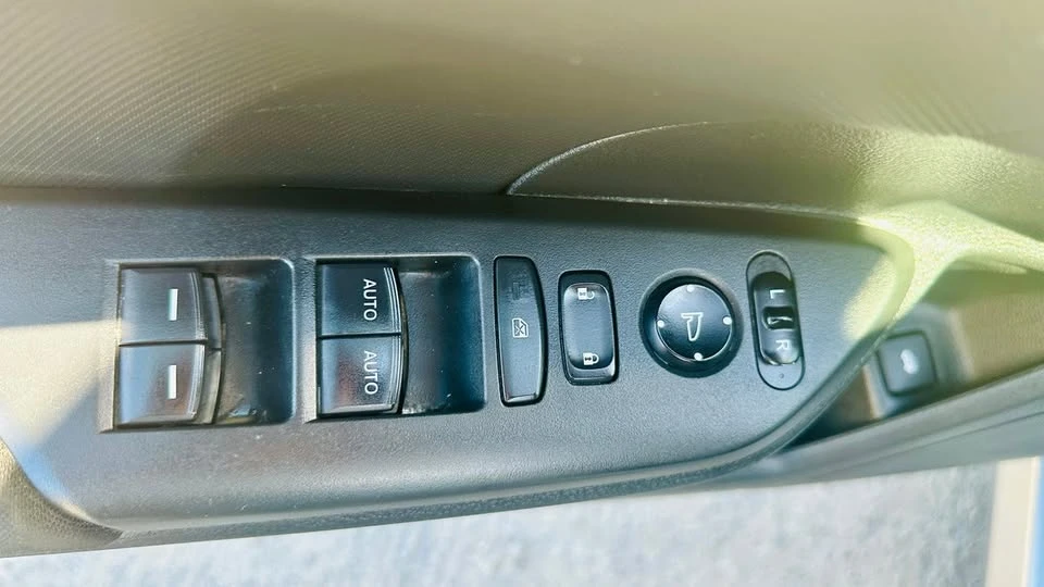 2018 Honda Civic 10th Gen - Image 11 of 17