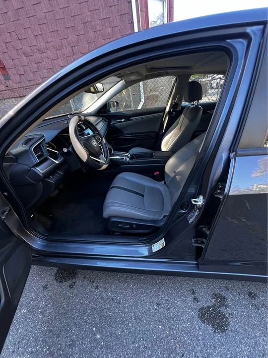 2018 Honda Civic 10th Gen - Image 5 of 12