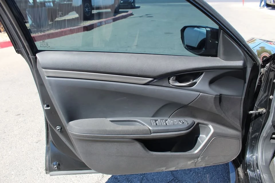 2018 Honda Civic 10th Gen - Image 10 of 20