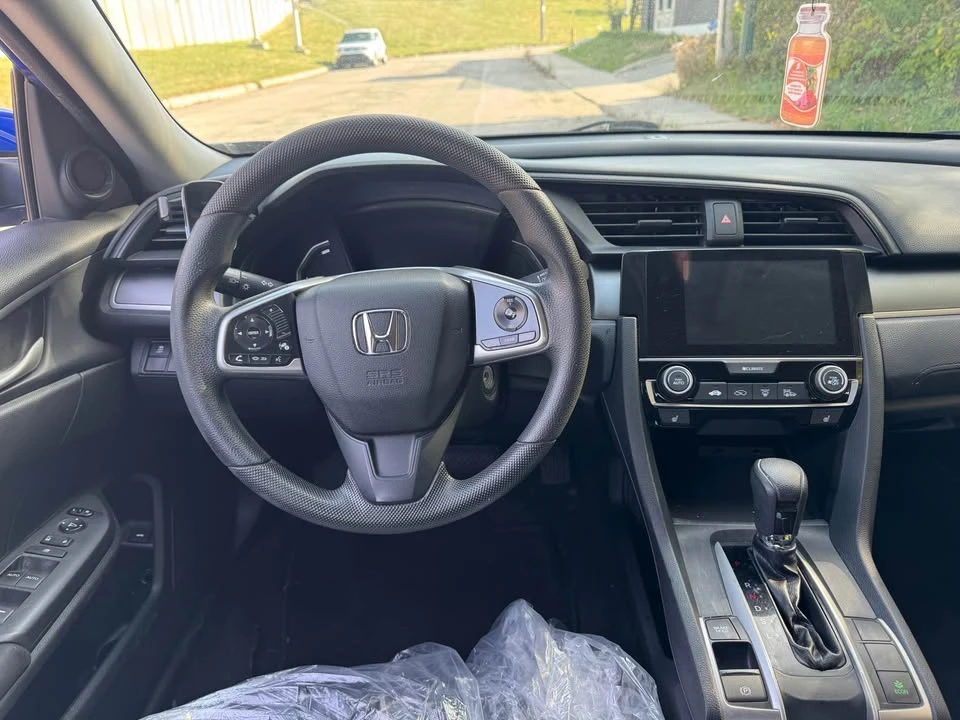 2018 Honda Civic 10th Gen - Image 10 of 13