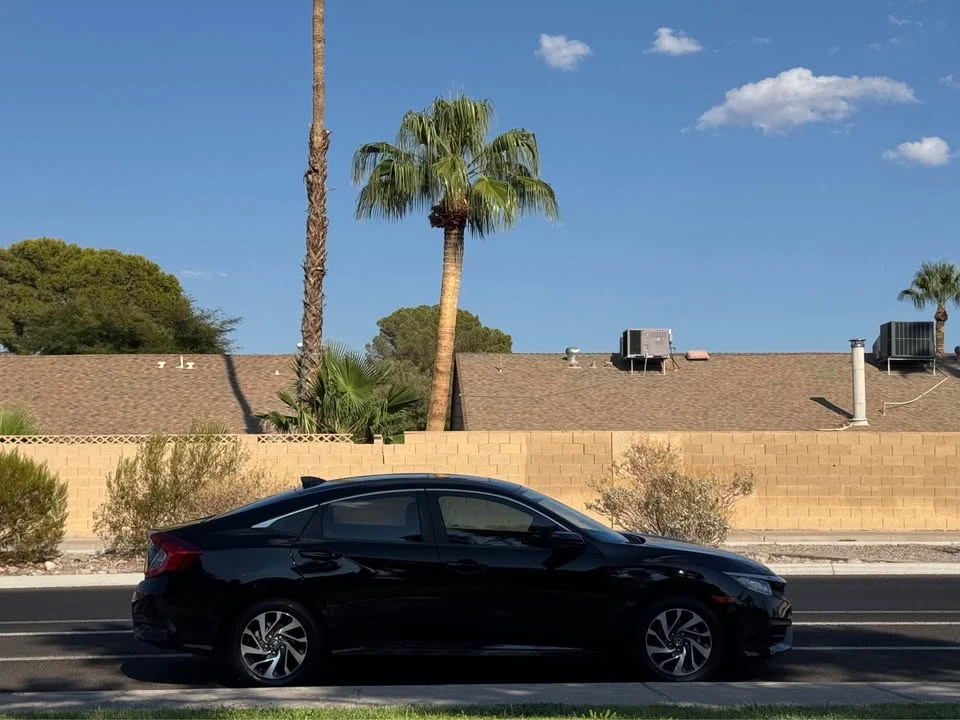 2018 Honda Civic 10th Gen - Image 6 of 13