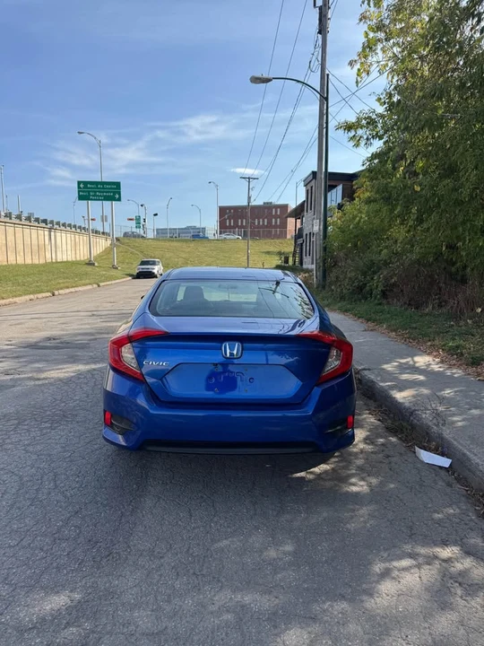 2018 Honda Civic 10th Gen - Image 3 of 13
