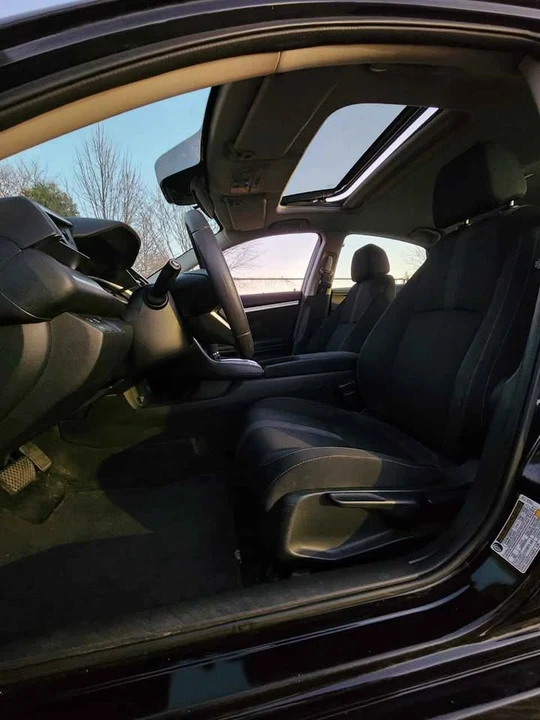 2018 Honda Civic 10th Gen - Image 8 of 15