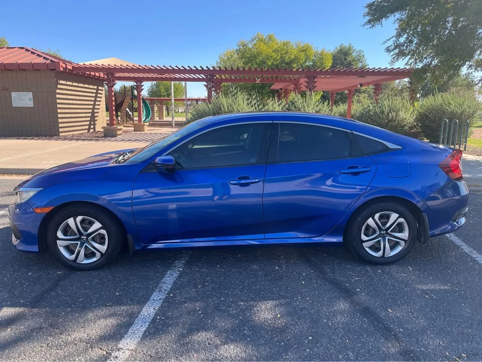 2018 Honda Civic 10th Gen - Image 9 of 15
