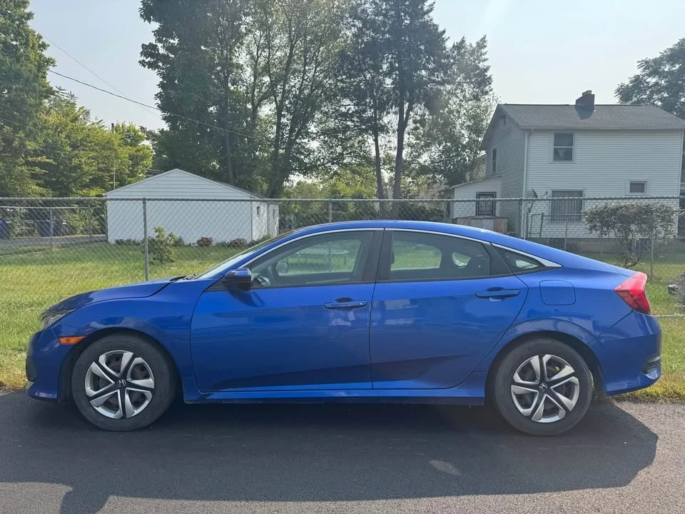2018 Honda Civic 10th Gen - Image 6 of 10