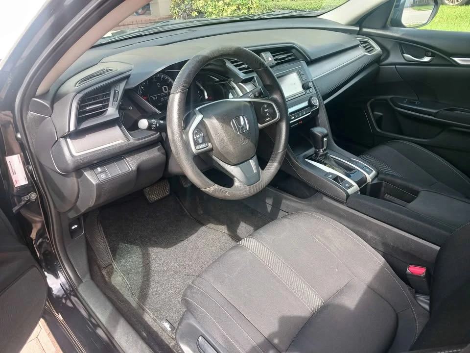 2018 Honda Civic 10th Gen - Image 6 of 11