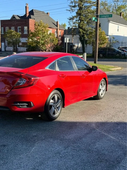 2018 Honda Civic 10th Gen - Image 4 of 9