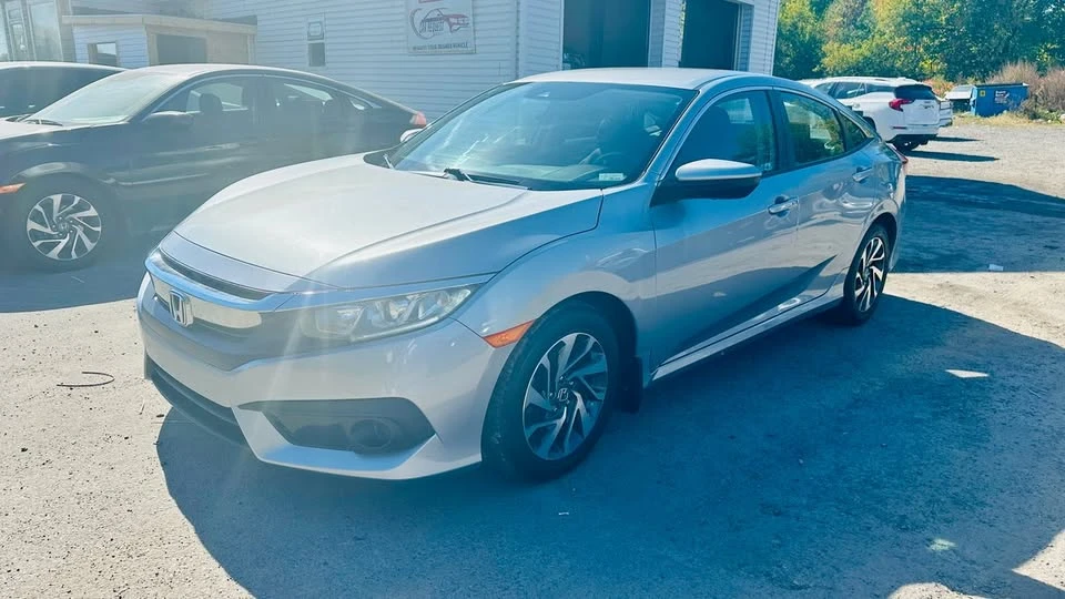 2018 Honda Civic 10th Gen - Image 3 of 17