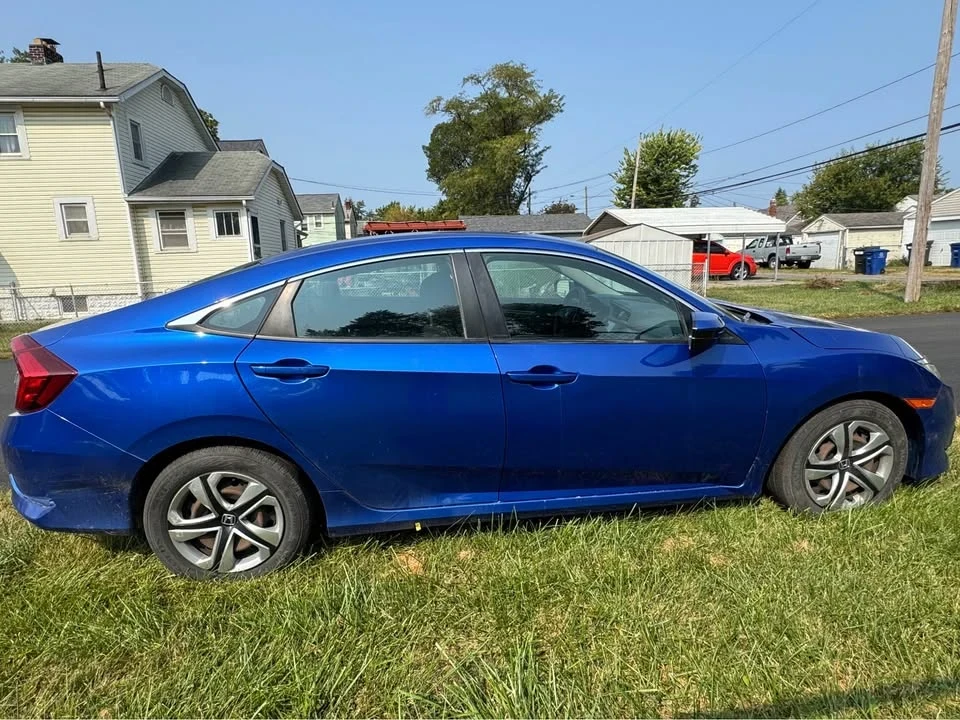 2018 Honda Civic 10th Gen - Image 4 of 10