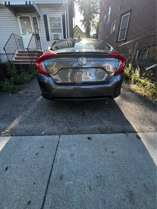 2018 Honda Civic 10th Gen - Image 7 of 12