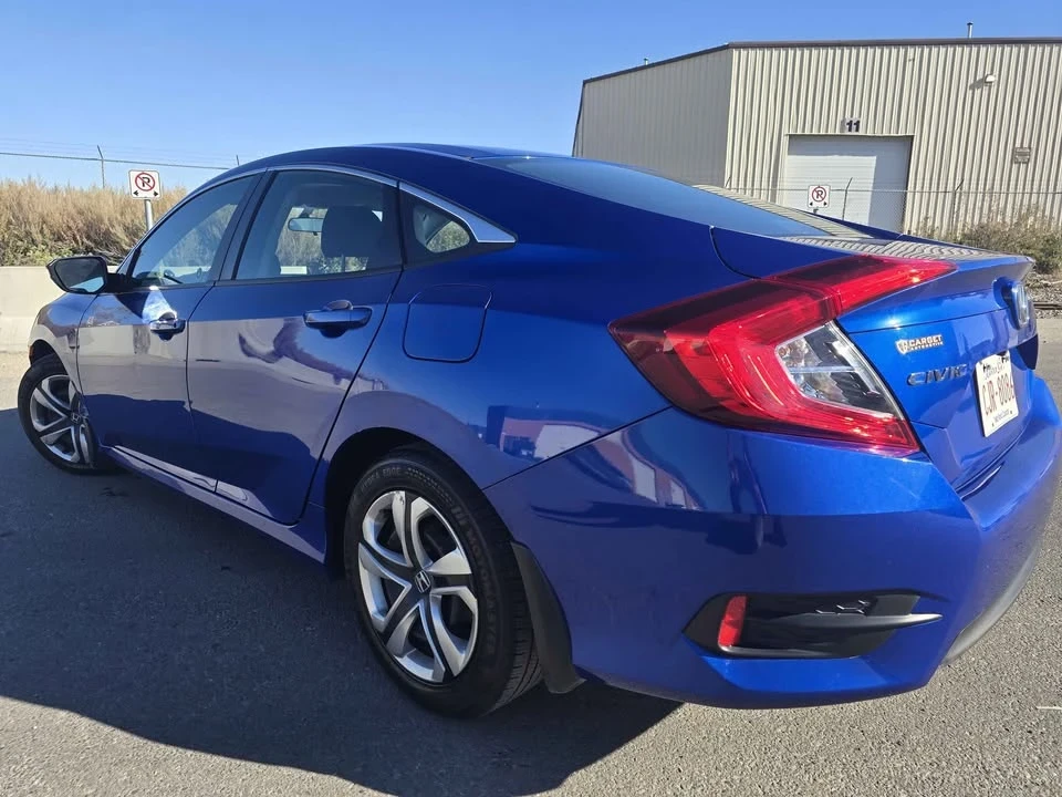 2018 Honda Civic 10th Gen - Image 6 of 17