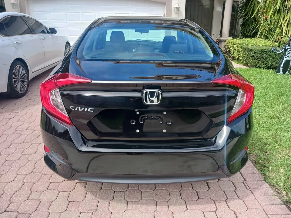 2018 Honda Civic 10th Gen - Image 4 of 11