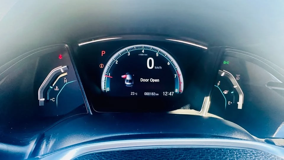 2018 Honda Civic 10th Gen - Image 14 of 17