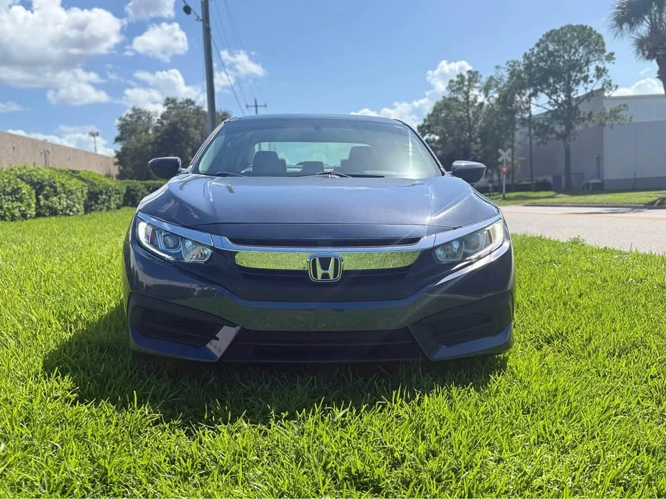2018 Honda Civic 10th Gen - Image 2 of 12