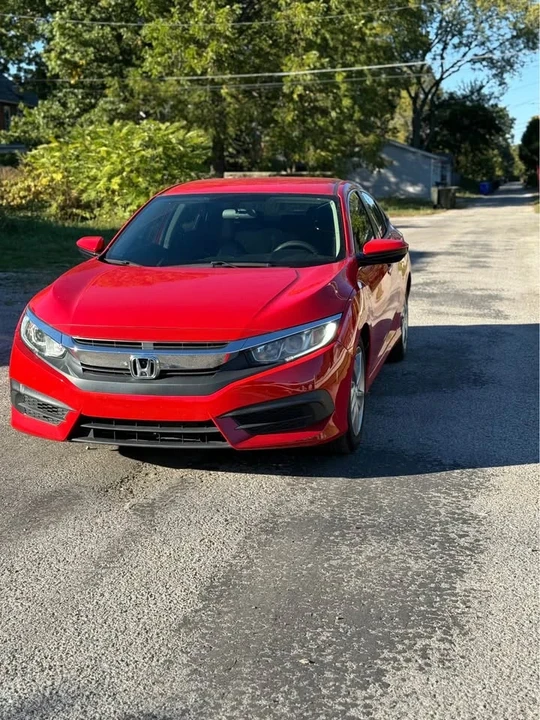 2018 Honda Civic 10th Gen - Image 3 of 9