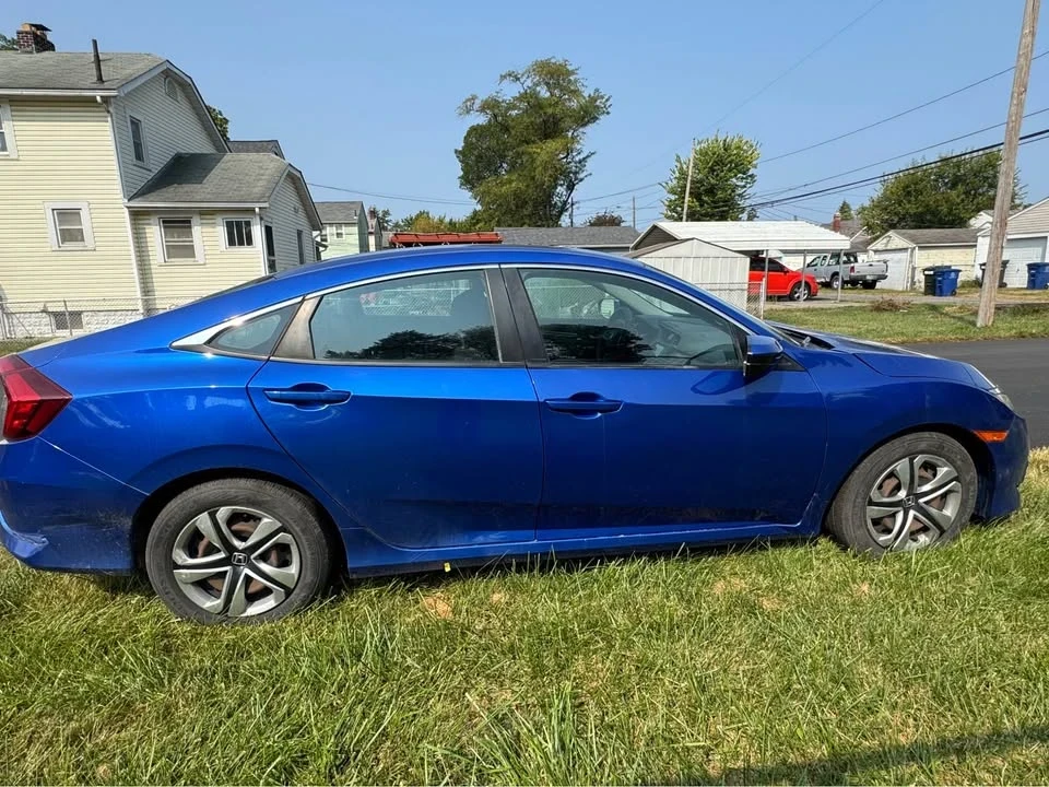 2018 Honda Civic 10th Gen - Image 5 of 10