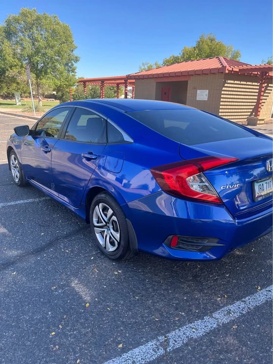 2018 Honda Civic 10th Gen - Image 5 of 15