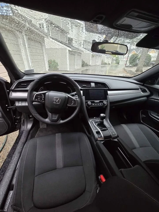 2018 Honda Civic 10th Gen - Image 10 of 12