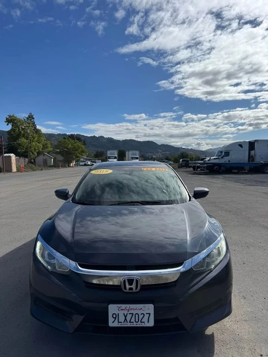 2018 Honda Civic 10th Gen - Image 2 of 7