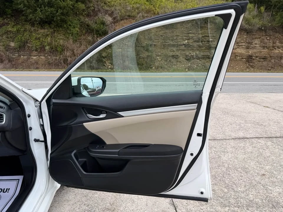 2018 Honda Civic 10th Gen - Image 11 of 12