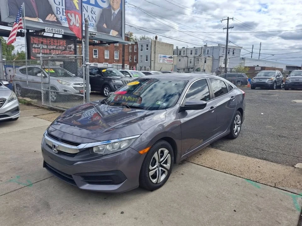 2018 Honda Civic 10th Gen - Image 5 of 9