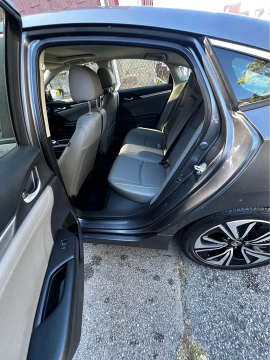 2018 Honda Civic 10th Gen - Image 8 of 12
