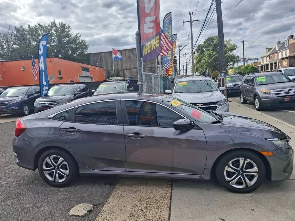 2018 Honda Civic 10th Gen - Image 7 of 9