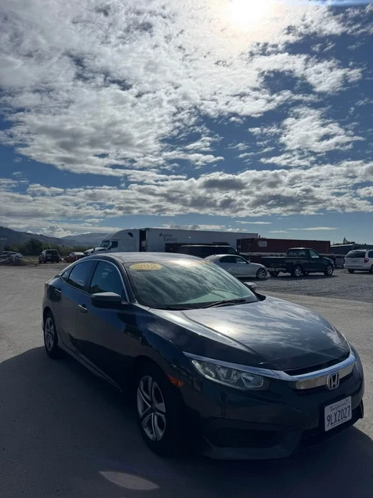 2018 Honda Civic 10th Gen - Image 3 of 7