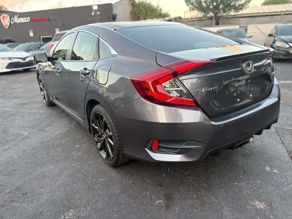 2018 Honda Civic 10th Gen - Image 7 of 15