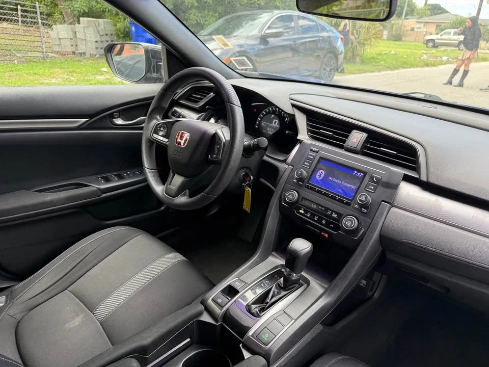 2018 Honda Civic 10th Gen - Image 8 of 10