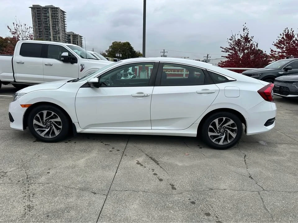 2018 Honda Civic 10th Gen - Image 7 of 15