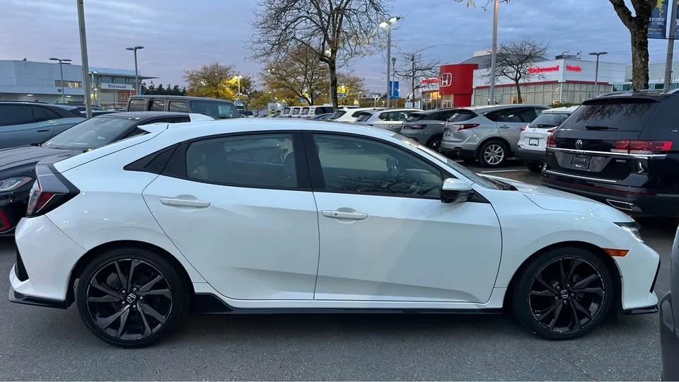 2018 Honda Civic 10th Gen - Image 6 of 17