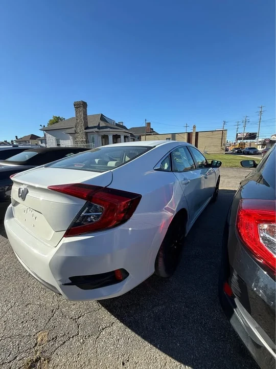 2018 Honda Civic 10th Gen - Image 4 of 6