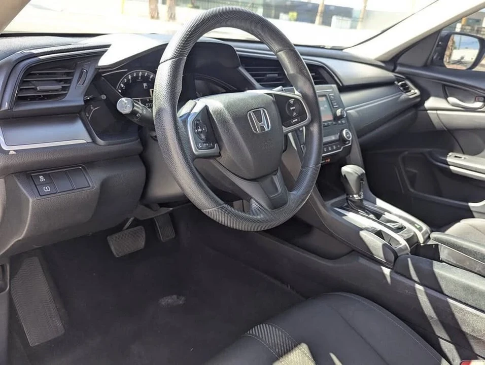 2018 Honda Civic 10th Gen - Image 7 of 10