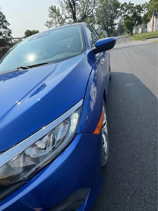 2018 Honda Civic 10th Gen - Image 2 of 10