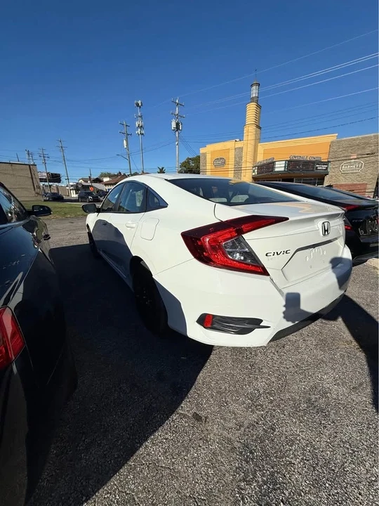 2018 Honda Civic 10th Gen - Image 3 of 6