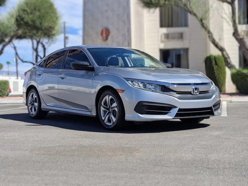 2018 Honda Civic 10th Gen - Image 2 of 10